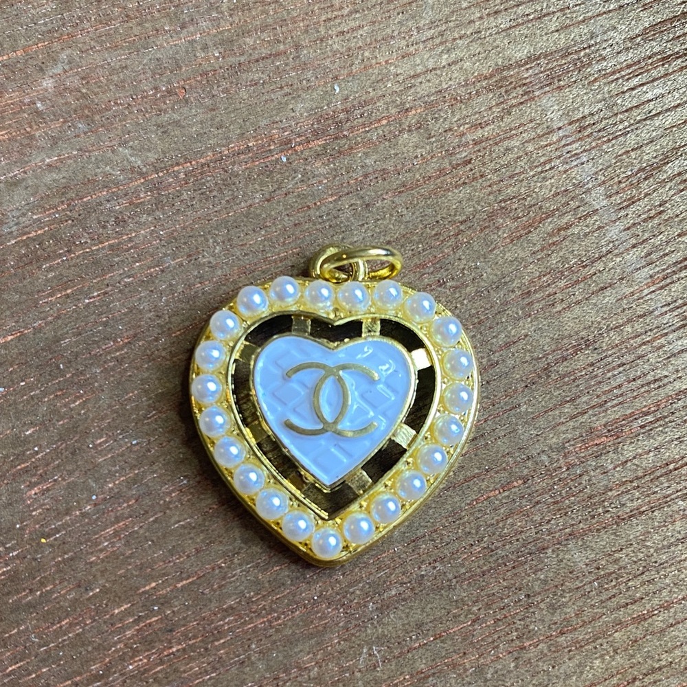 Luxury zipper pull